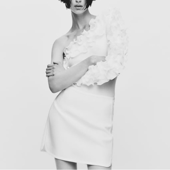 Zara oyster white ruffled asymmetrical bodysuit NWT - Picture 3 of 8